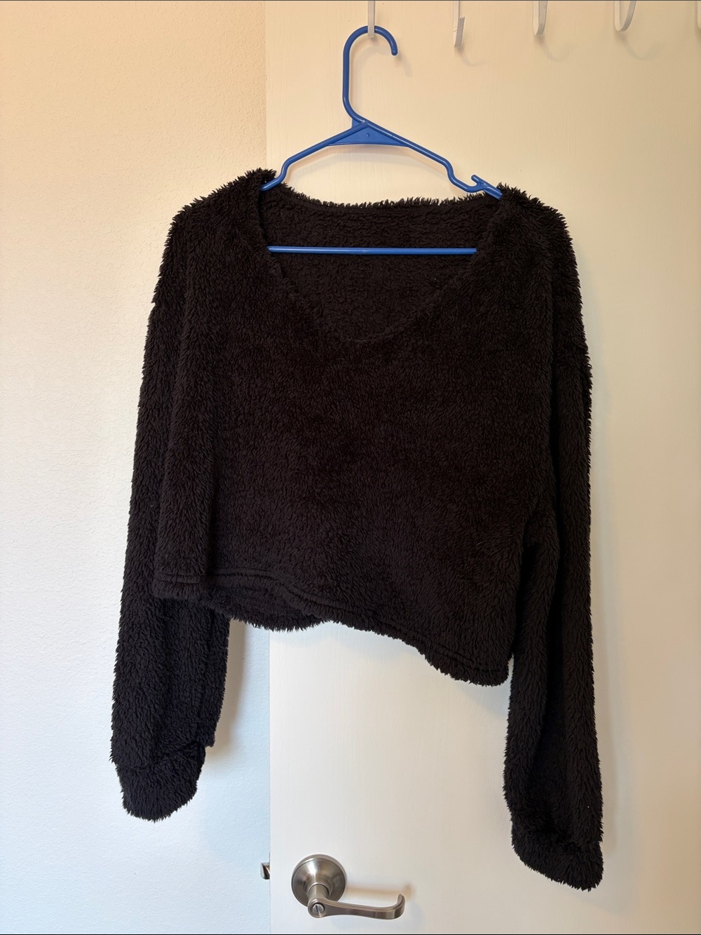 Cozy Plush Black Women's Sweater - Brand Unspecified
